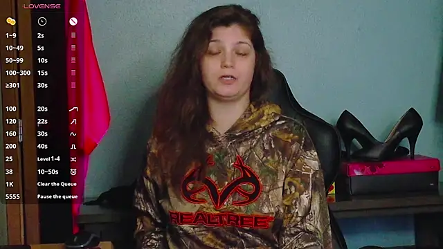 TreeJeanne online show from November 2025 07:27:02 PM