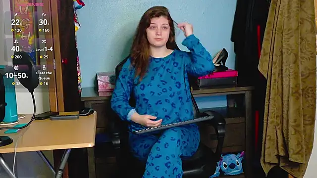 TreeJeanne online show from November 2025 12:09:02 AM