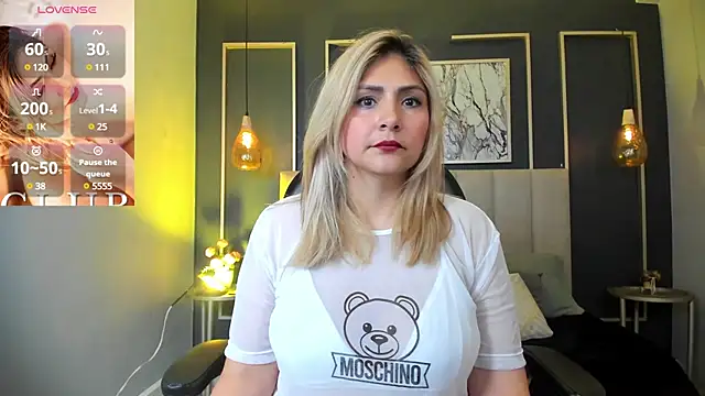 Snapshot of Melanie_silver_ chatting on February 2025 09:53:02 PM Melanie silver online show from February 2025 09:53:02 PM