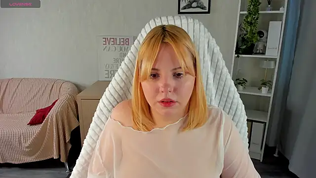 Stacy Luv online show from November 2025 09:09:02 AM