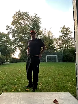 Snapshot of SchwuleHure chatting on September 2025 05:35:02 PM SchwuleHure online show from September 2025 05:35:02 PM