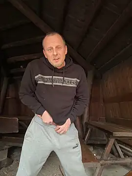 Snapshot of SchwuleHure chatting on October 2025 02:06:02 PM SchwuleHure online show from October 2025 02:06:02 PM