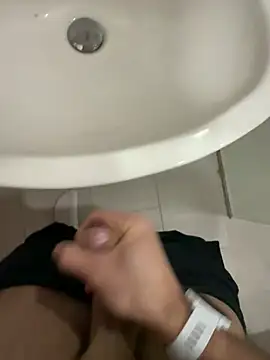 Snapshot of Siggidc2n chatting on December 2024 11:26:01 AM Siggidc2n online show from December 2024 11:26:01 AM