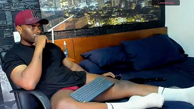 Snapshot of thomas_santtos1 chatting on February 2025 01:11:02 PM thomas santtos1 online show from February 2025 01:11:02 PM