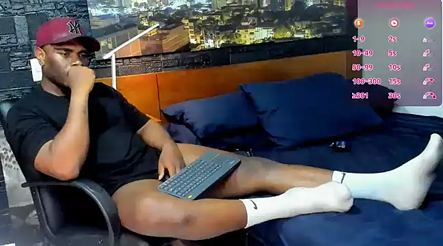 Snapshot of thomas_santtos1 chatting on February 2025 11:04:02 PM thomas santtos1 online show from February 2025 11:04:02 PM