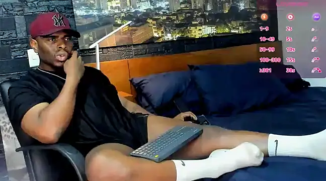 Snapshot of thomas_santtos1 chatting on March 2025 11:32:01 PM thomas santtos1 online show from March 2025 11:32:01 PM
