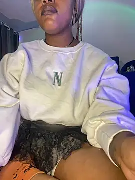 Snapshot of Cherrytowild chatting on October 2025 07:28:01 AM Cherrytowild online show from October 2025 07:28:01 AM