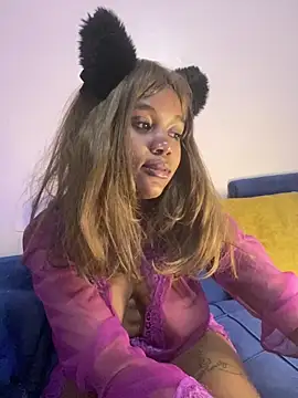 Snapshot of Cherrytowild chatting on October 2025 08:24:02 PM Cherrytowild online show from October 2025 08:24:02 PM