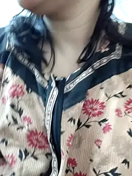 Snapshot of Aaradhya chatting on December 2024 01:15:02 AM Aaradhya online show from December 2024 01:15:02 AM