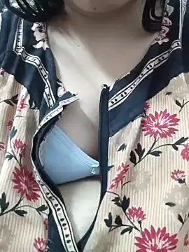 Snapshot of Aaradhya chatting on January 2025 04:33:02 AM Aaradhya online show from January 2025 04:33:02 AM