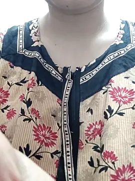 Snapshot of Aaradhya chatting on February 2025 12:52:02 AM Aaradhya online show from February 2025 12:52:02 AM