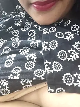 Snapshot of Aaradhya chatting on February 2025 10:10:01 AM Aaradhya online show from February 2025 10:10:01 AM