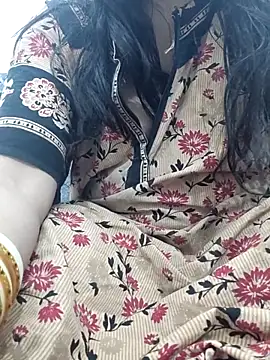 Snapshot of Aaradhya chatting on March 2025 01:00:02 AM Aaradhya online show from March 2025 01:00:02 AM