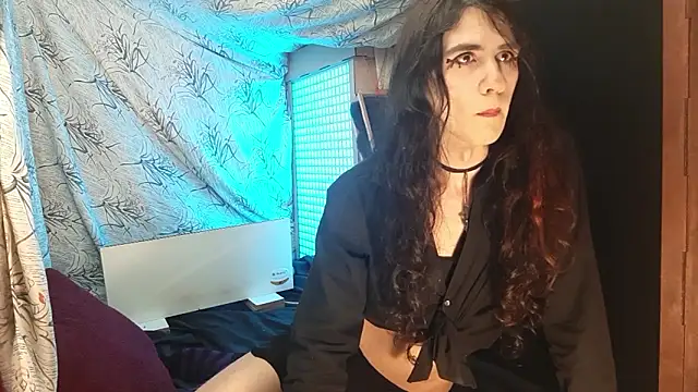 Snapshot of DiiVampy chatting on December 2025 09:30:01 PM DiiVampy online show from December 2025 09:30:01 PM