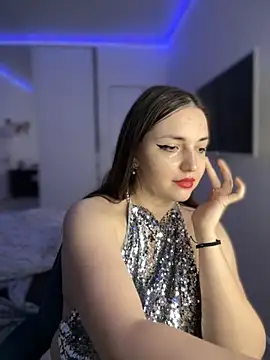 HoneySweetBee online show from December 2025 11:45:01 PM