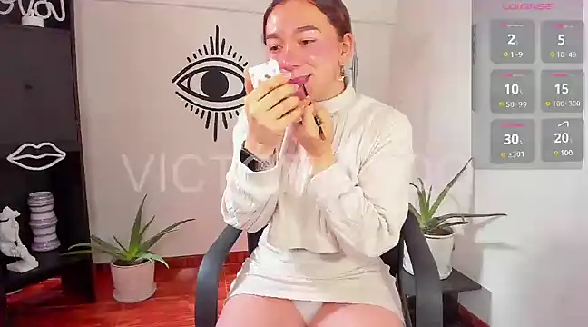 victoria qq online show from December 2024 02:15:01 PM