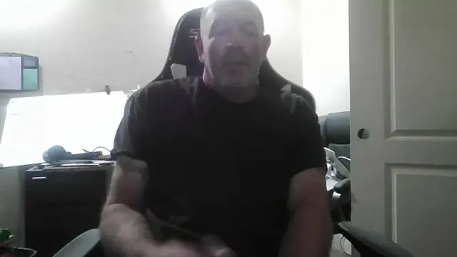 Snapshot of TXCowboy420 chatting on August 2026 09:50:02 PM TXCowboy420 online show from August 2026 09:50:02 PM