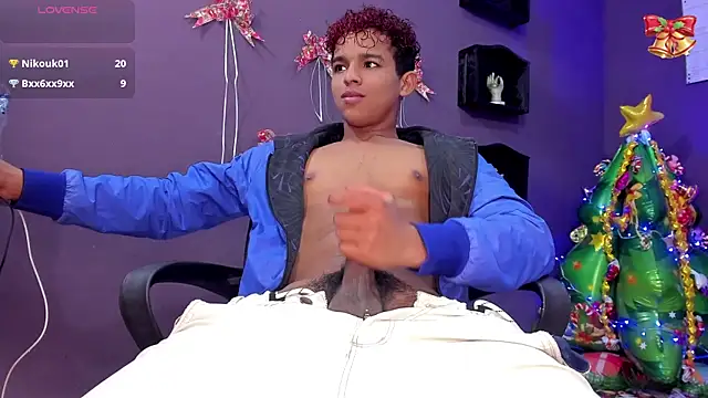 Snapshot of Noah_Smith04 chatting on December 2024 06:16:02 PM Noah Smith04 online show from December 2024 06:16:02 PM