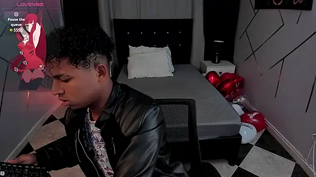 Snapshot of Noah_Smith04 chatting on February 2025 12:33:01 PM Noah Smith04 online show from February 2025 12:33:01 PM