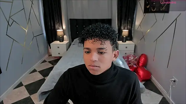 Snapshot of Noah_Smith04 chatting on February 2025 12:44:02 PM Noah Smith04 online show from February 2025 12:44:02 PM