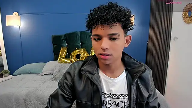 Snapshot of Noah_Smith04 chatting on February 2025 01:08:02 PM Noah Smith04 online show from February 2025 01:08:02 PM