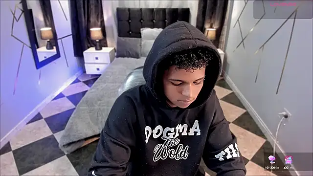 Snapshot of Noah_Smith04 chatting on March 2025 01:07:02 PM Noah Smith04 online show from March 2025 01:07:02 PM