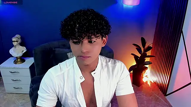 Snapshot of Noah_Smith04 chatting on October 2025 12:06:01 PM Noah Smith04 online show from October 2025 12:06:01 PM