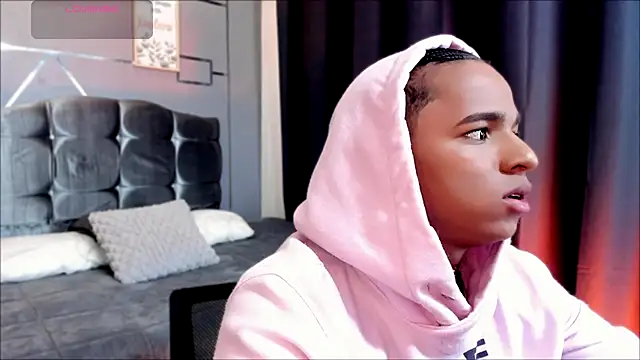 Snapshot of Noah_Smith04 chatting on November 2025 12:37:02 PM Noah Smith04 online show from November 2025 12:37:02 PM