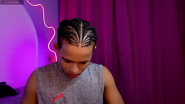 Snapshot of Noah_Smith04 chatting on November 2025 04:07:02 PM Noah Smith04 online show from November 2025 04:07:02 PM