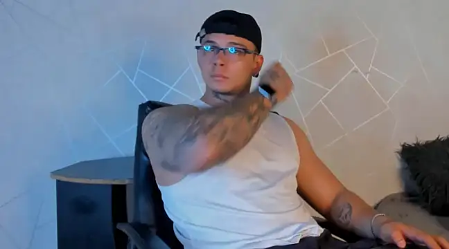 Snapshot of NoahhBrown chatting on January 2025 03:55:01 AM NoahhBrown online show from January 2025 03:55:01 AM