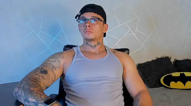 Snapshot of NoahhBrown chatting on January 2025 04:04:02 AM NoahhBrown online show from January 2025 04:04:02 AM