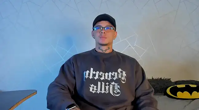 Snapshot of NoahhBrown chatting on January 2025 03:37:02 AM NoahhBrown online show from January 2025 03:37:02 AM