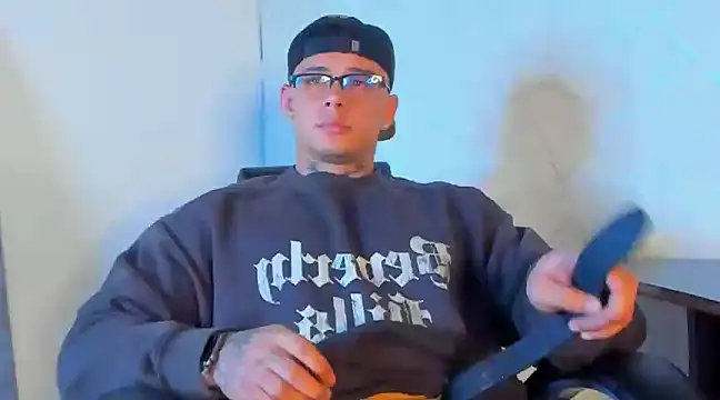 Snapshot of NoahhBrown chatting on February 2025 01:09:01 AM NoahhBrown online show from February 2025 01:09:01 AM