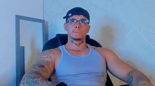 Snapshot of NoahhBrown chatting on February 2025 03:18:01 AM NoahhBrown online show from February 2025 03:18:01 AM