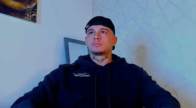 Snapshot of NoahhBrown chatting on March 2025 04:37:02 AM NoahhBrown online show from March 2025 04:37:02 AM