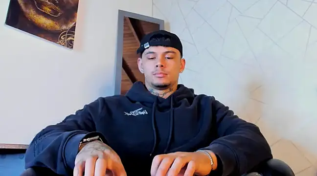 Snapshot of NoahhBrown chatting on March 2025 03:29:02 AM NoahhBrown online show from March 2025 03:29:02 AM