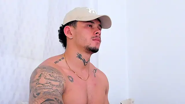 Snapshot of NoahhBrown chatting on September 2025 05:30:01 AM NoahhBrown online show from September 2025 05:30:01 AM