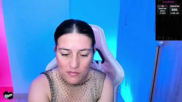 Saskyaa online show from February 2026 03:56:02 PM