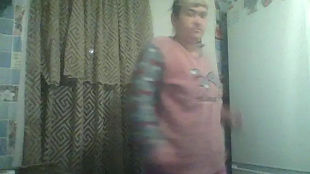 Snapshot of HollyLaBerry chatting on May 2026 06:00:01 AM HollyLaBerry online show from May 2026 06:00:01 AM
