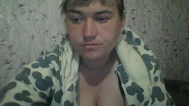 Snapshot of HollyLaBerry chatting on May 2026 02:40:01 AM HollyLaBerry online show from May 2026 02:40:01 AM