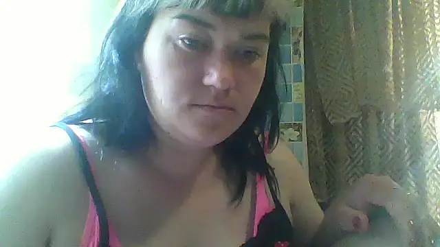 Snapshot of HollyLaBerry chatting on May 2026 07:15:01 AM HollyLaBerry online show from May 2026 07:15:01 AM