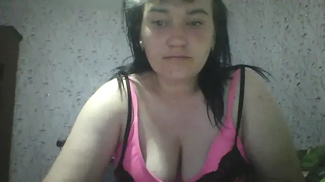 Snapshot of HollyLaBerry chatting on June 2026 05:53:02 AM HollyLaBerry online show from June 2026 05:53:02 AM
