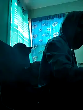 Snapshot of LongDickZee562 chatting on December 2024 05:29:02 PM LongDickZee562 online show from December 2024 05:29:02 PM