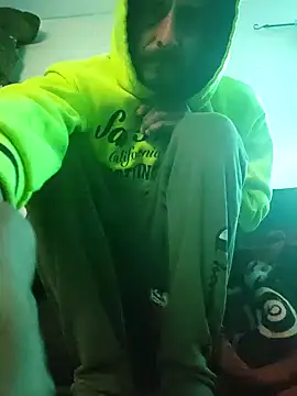 Snapshot of LongDickZee562 chatting on December 2024 04:09:02 PM LongDickZee562 online show from December 2024 04:09:02 PM