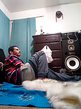 Snapshot of LongDickZee562 chatting on February 2025 06:32:02 AM LongDickZee562 online show from February 2025 06:32:02 AM