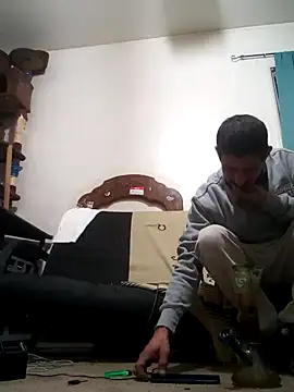 Snapshot of LongDickZee562 chatting on March 2025 06:19:02 AM LongDickZee562 online show from March 2025 06:19:02 AM