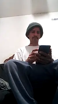 Snapshot of LongDickZee562 chatting on March 2025 09:51:02 AM LongDickZee562 online show from March 2025 09:51:02 AM