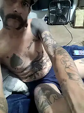 Snapshot of LongDickZee562 chatting on October 2025 08:48:02 AM LongDickZee562 online show from October 2025 08:48:02 AM