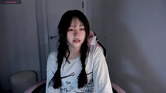 hee young11 online show from October 2025 07:31:02 PM