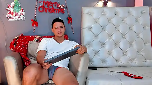 Snapshot of MITCHELL_BURNS chatting on December 2024 01:28:01 AM MITCHELL BURNS online show from December 2024 01:28:01 AM